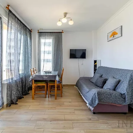 Inftour President 2 * 칼페